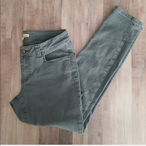 Denim - Cabi Gray Straight Leg Jeans